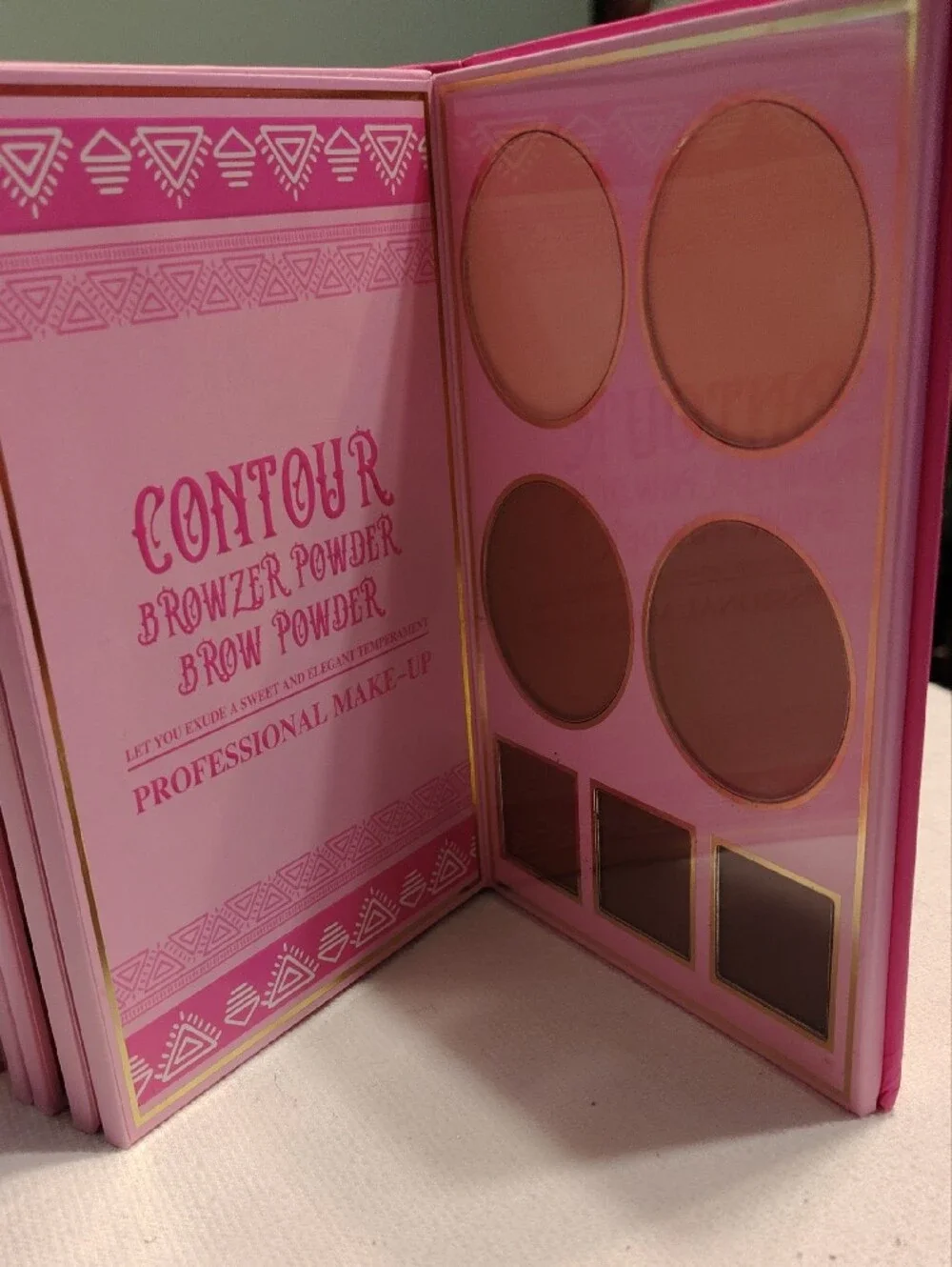 Girabella Pink Frida Kahlo 5-in-1 Makeup Kit Book